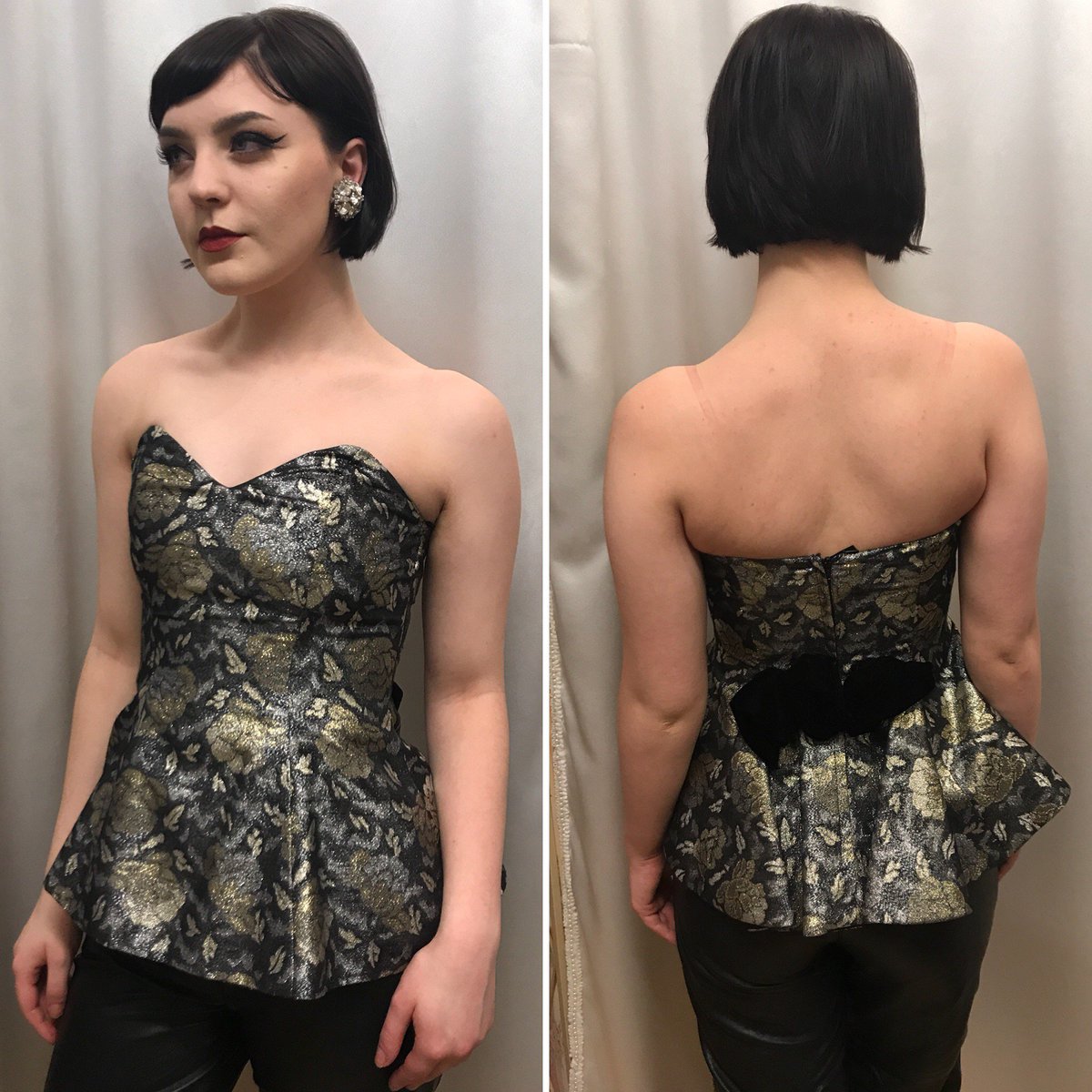 GeorginasVintag's tweet photo. Stunning metallic vintage top, Β£30 size 8/10 #georginasvintagecouture #metallictop #vintagetop #straplesstop #rdg #harrisarcade https://t.co/HeDsxgq2Sg