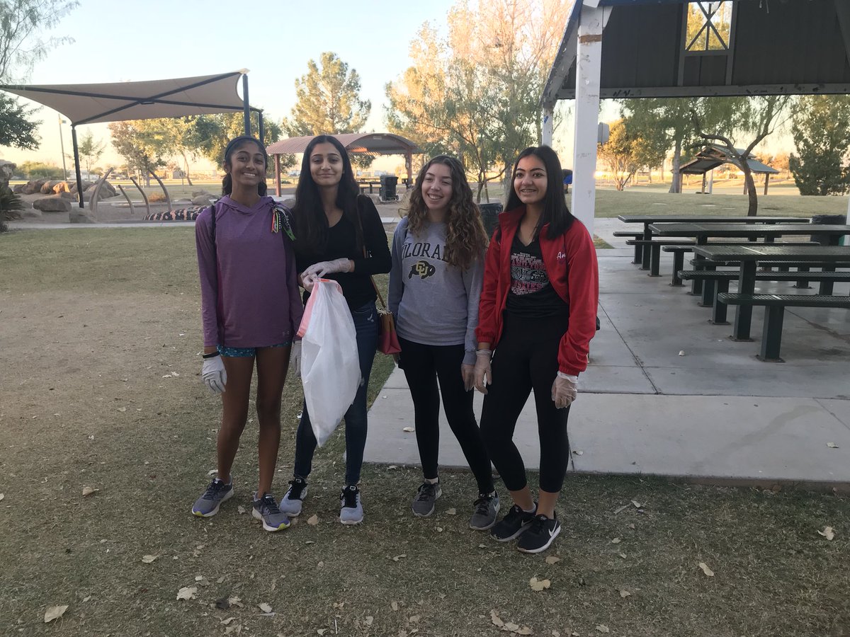 HamiltonDECA_AZ's tweet photo. This morning, your DECA Huskies helped create a cleaner and healither Tumbleweed park! https://t.co/aaqlCZjA0l