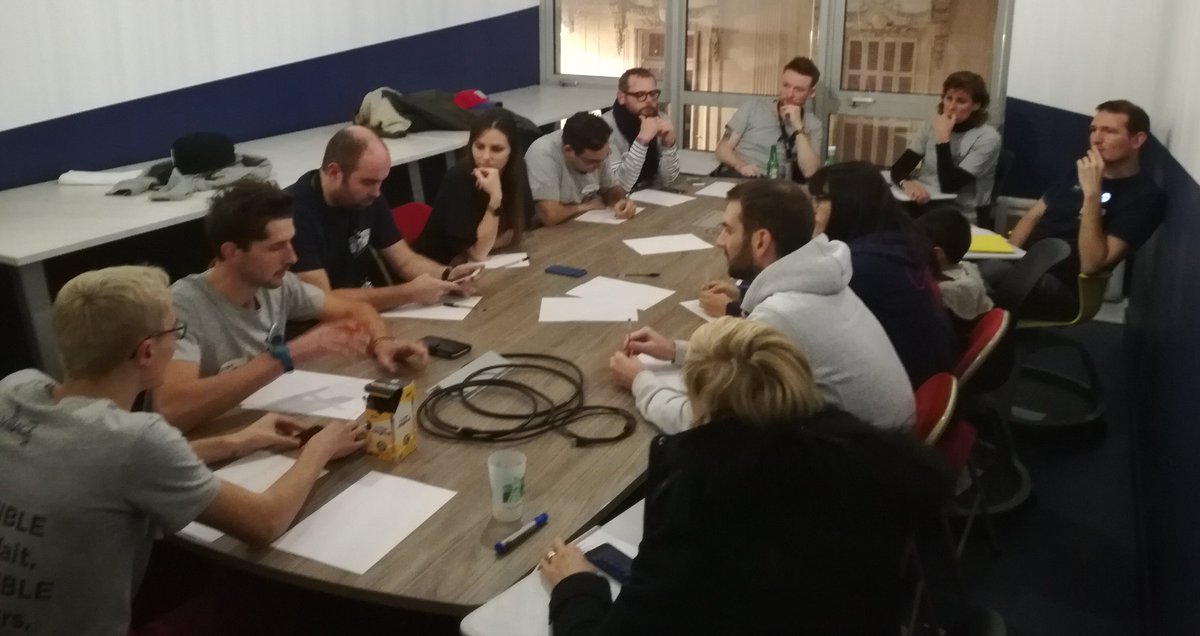 StartupAngers's tweet photo. Réunion au sommet entre les coach(e)s du #SWAngers ! Le point sur les équipes et leur projet... #MVP #Test #BM https://t.co/MOFFTZ6I2H