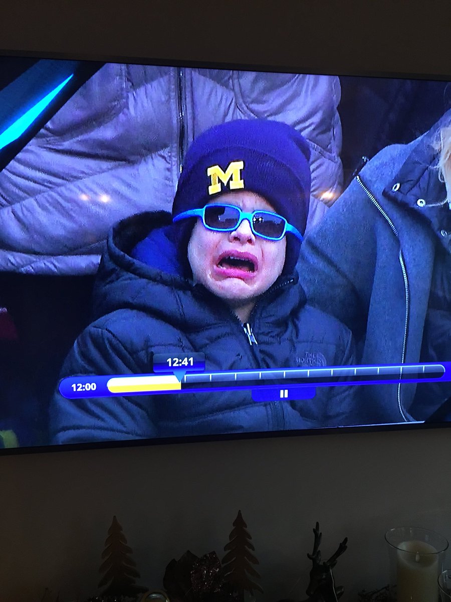 murrayscarlet1's tweet photo. So Cute!  #beat❌ichigan https://t.co/2EztqqZkTy