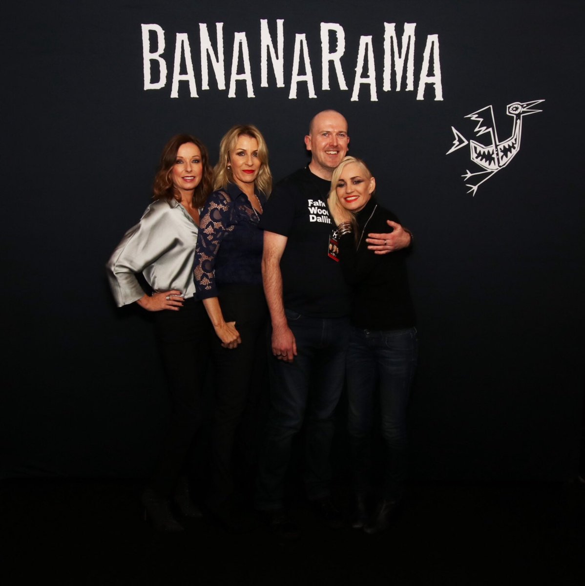 Poplifer73's tweet photo. OH. MY.
THIS IS THE GREATEST MOMENT IN MY LIFE.
THIS IS IT.
@VivaBananarama @KerenBananarama @SaraBananarama and @Siobhan_Fahey
I LOVE YOU ❤️❤️❤️ xxx
#Bananarama #OriginalLineUpTour #KerenSaraSiobhan #HappyStuart https://t.co/jFIoeLlWlc