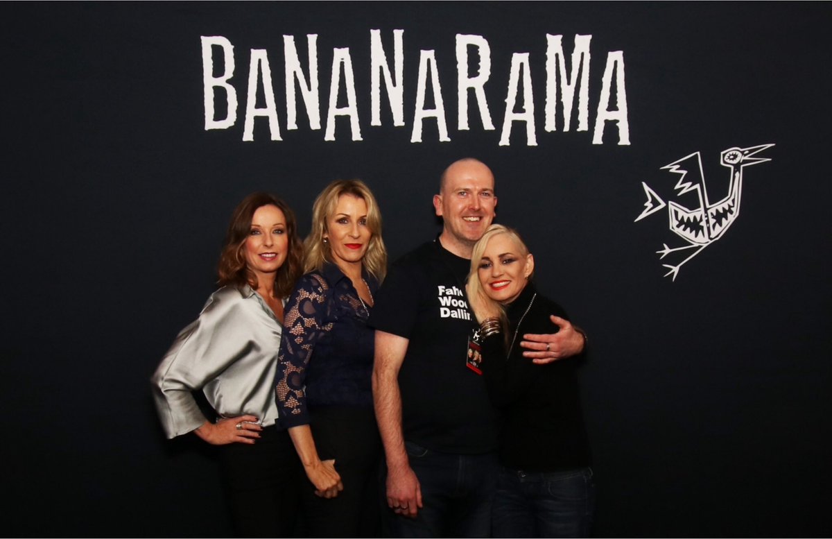 Poplifer73's tweet photo. OH. MY.
THIS IS THE GREATEST MOMENT IN MY LIFE.
THIS IS IT.
@VivaBananarama @KerenBananarama @SaraBananarama and @Siobhan_Fahey
I LOVE YOU ❤️❤️❤️ xxx
#Bananarama #OriginalLineUpTour #KerenSaraSiobhan #HappyStuart https://t.co/jFIoeLlWlc