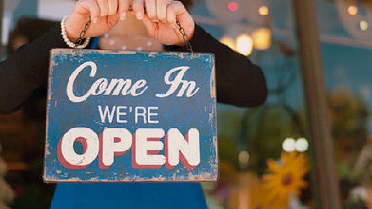 Join_GoLocal's tweet image. Small Businesses Preserve Local Character and Prosperity! In an increasingly homogenized world, communities that preserve their one-of- a-kind businesses and distinctive character have an economic advantage. joingolocal.com #Temecula #Murrieta #LakeElsinore #Menifee