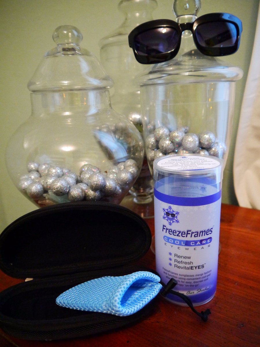 MidlifetoMax's tweet photo. RT @ "Have #BadEyeDays?? When traveling my eyes become so puffy &amp; tired looking. Hard to get Red Carpet ready for work with tired looking eyes. My secret... @FreezeFramesCCE..try them &amp; grab some to give as gifts! #HGG2017 #gifted https://t.co/S3ZQJw8lPh"