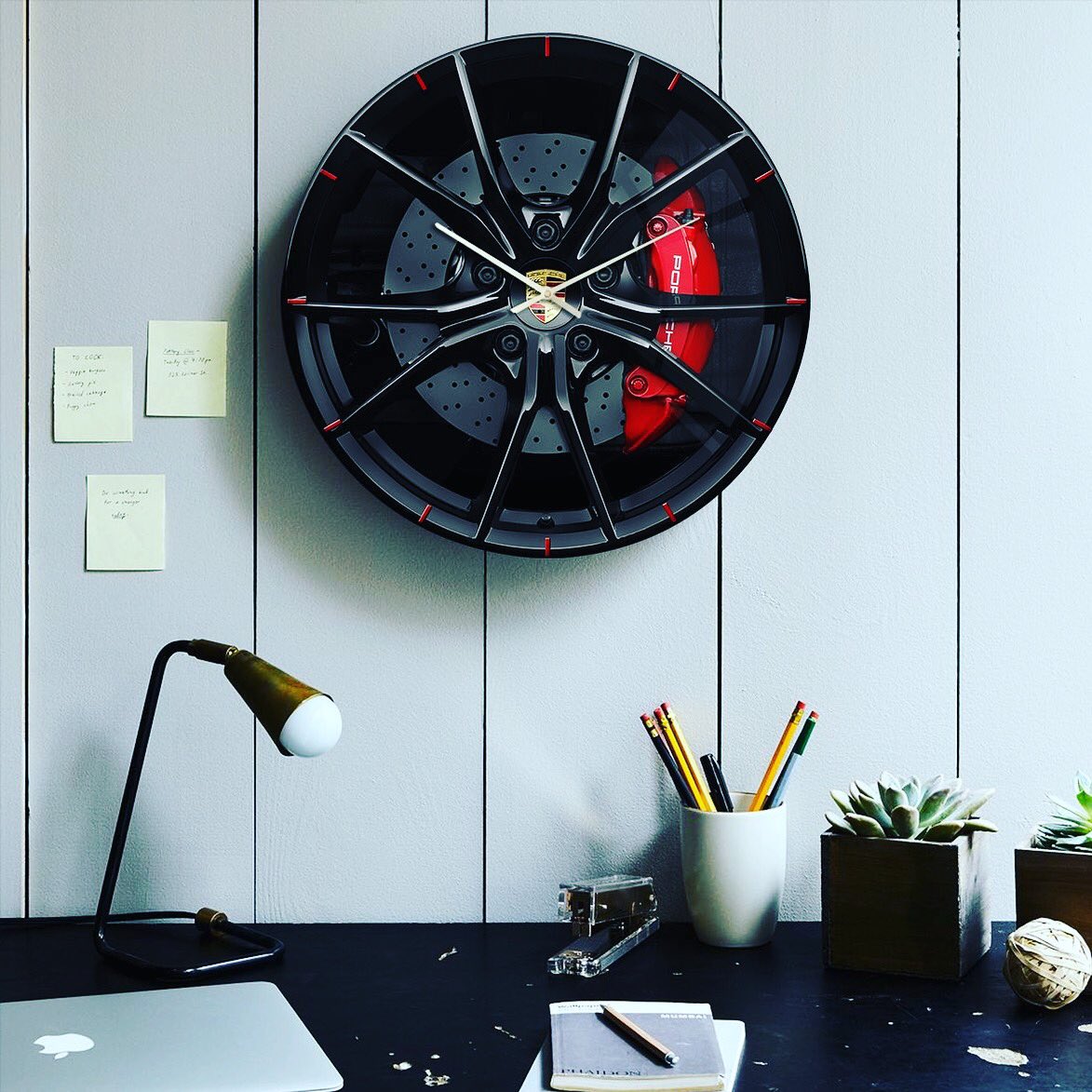 OfficialRobWest's tweet photo. Want. @Porsche @PorscheRaces @BremboBrakes #porsche #brembo #office https://t.co/YzX6zucjfx