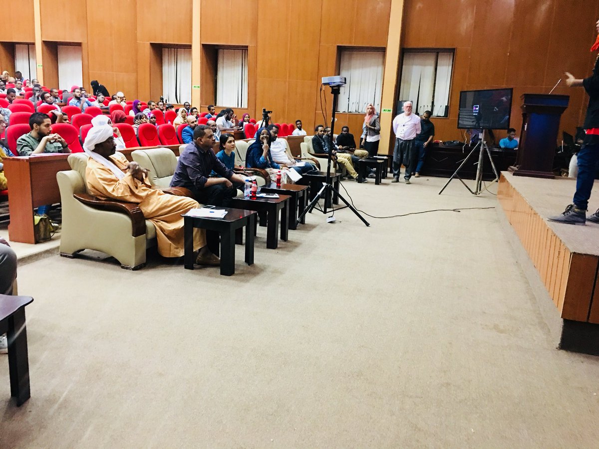 SWKH17's tweet photo. The jury is asking my space business after their pitch ,it’s a female sports center
#GEWSudan
#GEW2017
#SWKH2017
#ZainSudan https://t.co/qQWWRLXU9M