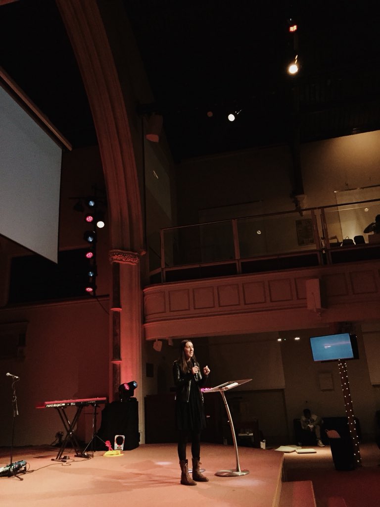 alphacourseuk's tweet photo. ‘The micro can look messy, but the father has a different perspective.’ - @rachelemhughes #RunAlpha17 https://t.co/NY3NpZWXgu