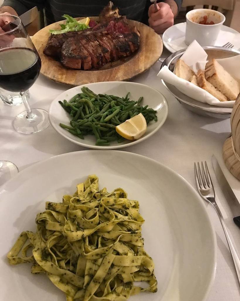 SojuSoldier's tweet photo. Best meal ever? ....yeah, maybe the best meal ever. #florence #italy #getinmybelly https://t.co/6dp4BmHdPa https://t.co/YPTgXdH9Pd