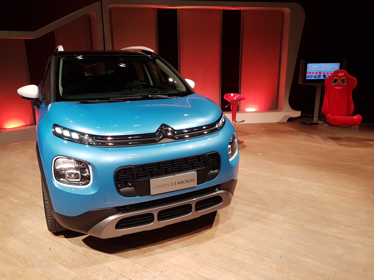 Motorpad's tweet photo. Sempre stasera @Motorpad TV uno dei #b-suv più attesi sul mercato la #Citroen #c3aircross interpretazione francese del segmento di mercato più vivace e ricco di novità. Scopitelo con noi https://t.co/hdvG1h88jO