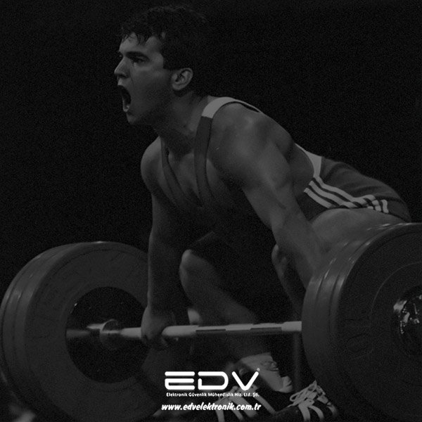Tarihin en büyük sporcularından biri, Avrupa, Dünya ve Olimpiyat şampiyonu haltercimiz Naim Süleymanoğlu’na Allah’tan rahmet, ailesine, sevenlerine ve spor dünyamıza başsağlığı diliyoruz.  #NaimSüleymanoğlu