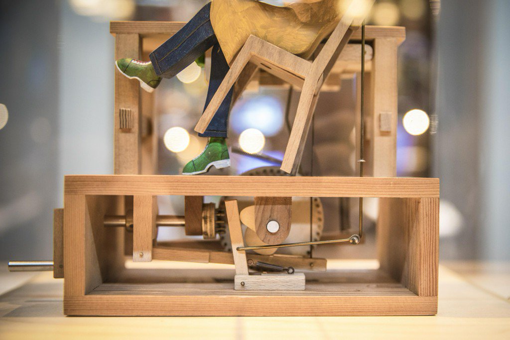 CNET's tweet image. The inner workings of surreal sculptures at the Exploratorium cnet.co/2zNdIAn