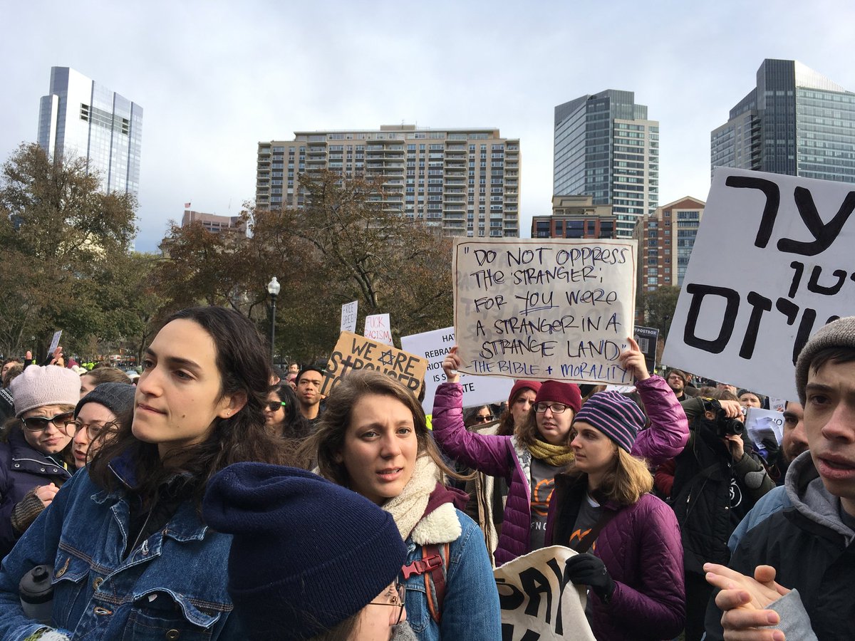 JVPBoston's tweet photo. Proud to be here on Boston Common with other Jewish groups including @CircleBoston @MoisheKavod and @IfNotNowBoston. The Yiddish sign reads: "Down with Facism!"
#BostonResist #FightSupremacy #mapoli https://t.co/ecBUR6dt7l