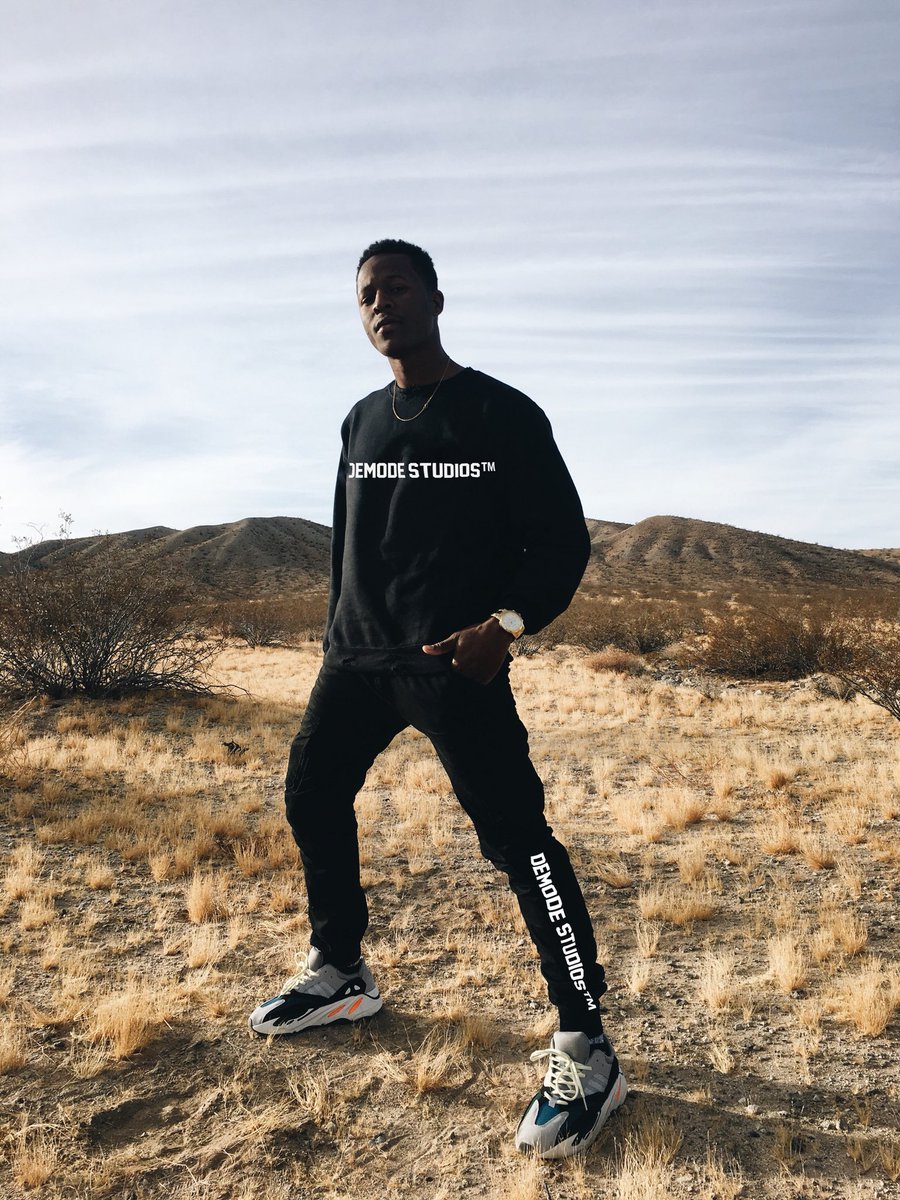 veryrkim's tweet photo. @demodestudios sweatsuits release this week 🔥🔥⚡️ https://t.co/Bk725QFErT