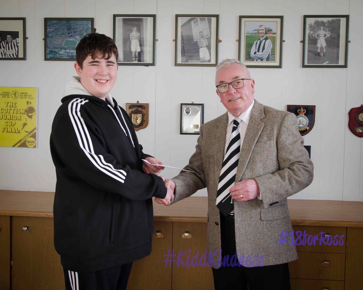 CumnockJnrsFC's tweet photo. A big thank you to everyone who donated to #KiddKindness at today’s game V @steadythebuffs. Good luck to Mason with the rest of his fundraising! #18ForRoss
https://t.co/CMXViE1gTX https://t.co/Cq0MUk2bsP