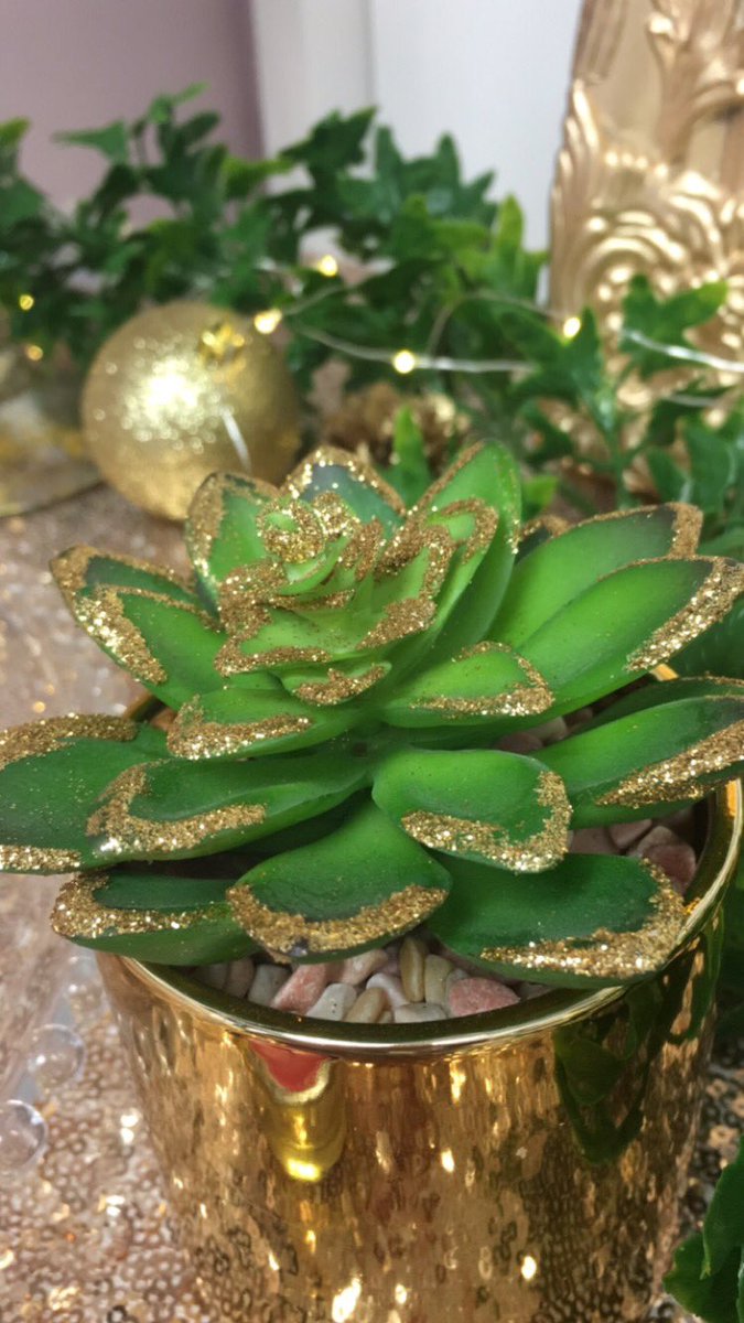 ambienceHGT's tweet photo. It’s all about #festive #glamour in our office! All ready for exciting #design consultations over the coming week! ❤️💗 #engaged #bridetobe #weddingstyling #venuestylist #weddinginspiration https://t.co/wmYVy8V1ed
