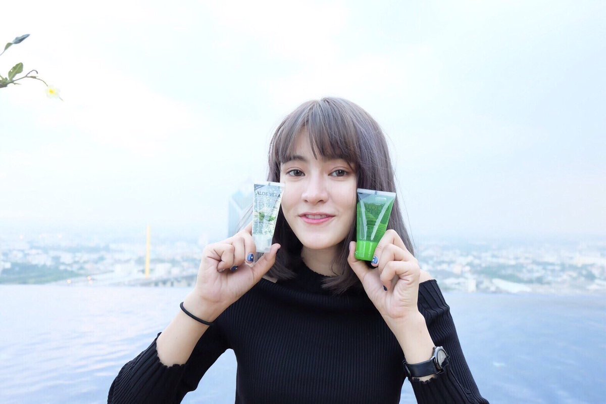 JUTHARATTT's tweet photo. โบกมือลาสารเคมีกันเถอะ 
ใช้ #IAURA เจลว่านสมุนไพรแท้
ธรรมชาติเต็มหลอด อัดแน่นด้วยพลังรักษาสิวผด สิวอักเสบ สเตียรอยด์ หน้ามัน หาย‼️
#รักษาสิว https://t.co/xJ2RMZU8jv
