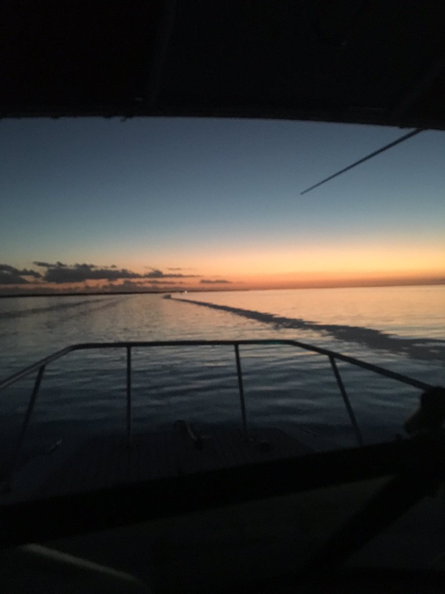 greg_ozz's tweet photo. Great way to get to dinner. #relaxing https://t.co/EfDnEnk7Q1