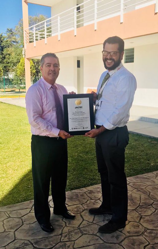 javierdealba4s's tweet photo. El mayor premio que la vida ofrece es poder trabajar duro en lo que valoras!!! Felicidades a todo el equipo por qué obtuvimos el reconocimiento de Jaltec Proyecto; gobierno - academia - empresa !!! https://t.co/SGCykkkkG5