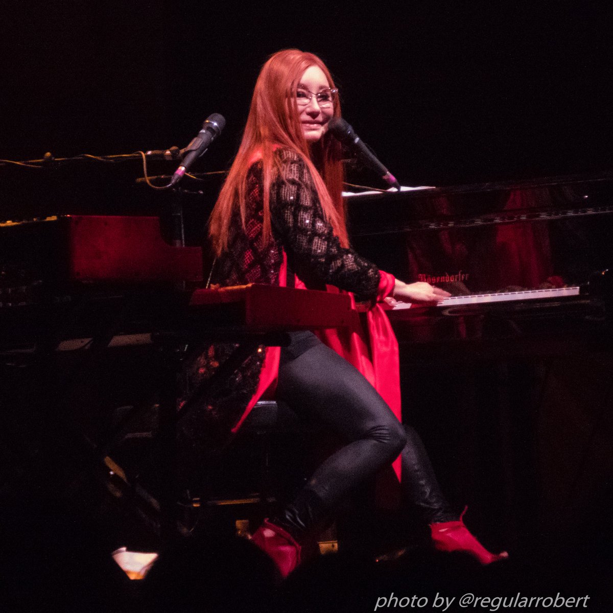 RegularRobert's tweet image. Here are a few pics I took of Tori Amos last night in Austin.  For more pics, see my Flickr album at flickr.com/photos/regular…
@toriamos @Undented
