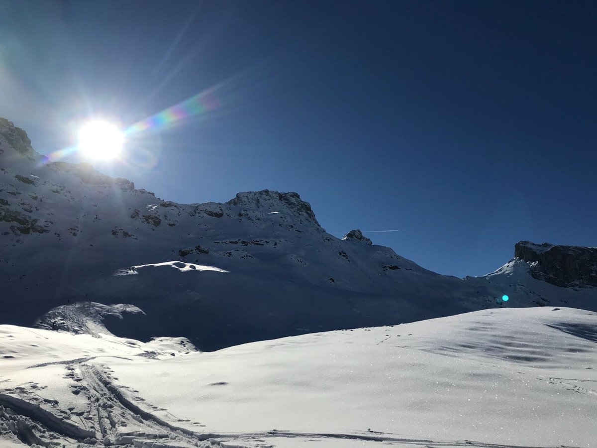 Für die erste #Skitour der Saison ganz schön viel Powder. Kann so weitergehen!!! ☺