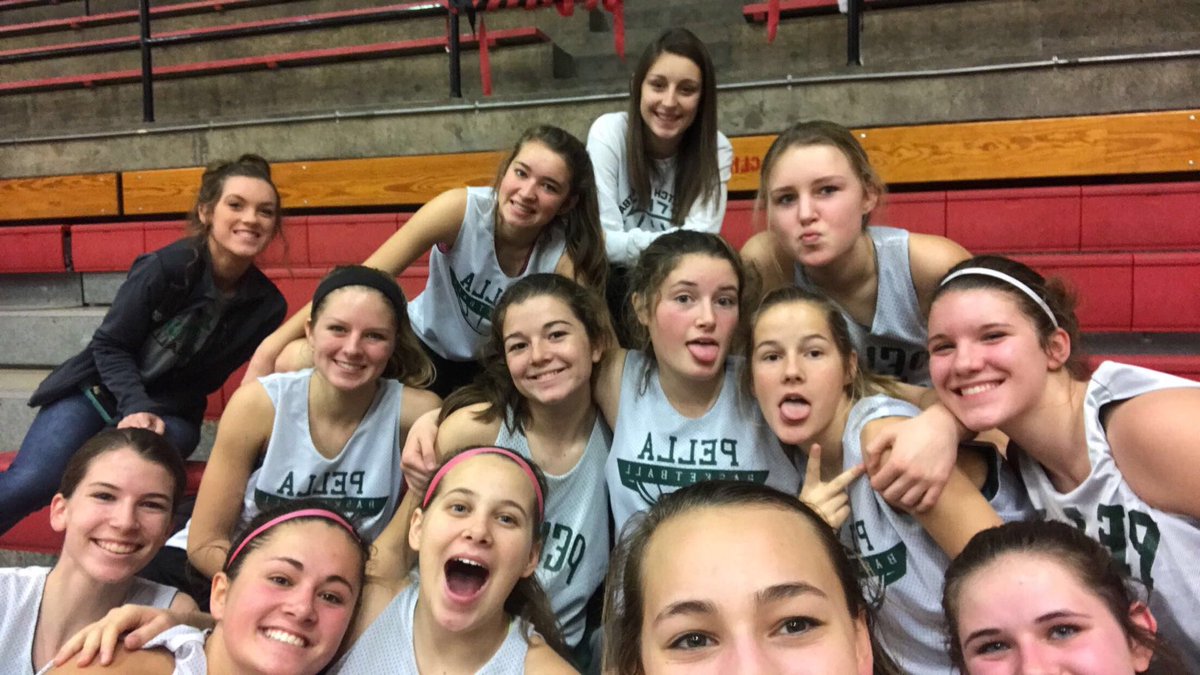 PellaGirlsHoops's tweet photo. Great day at DM East today. 4 20 minute sessions and showed some nice growth! #nostrengthwithoutunity https://t.co/mK2spP4OJs