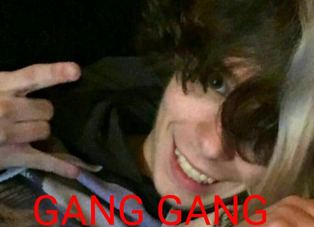MaxRollsMemes's tweet image. gang bang? nicht mit dir.