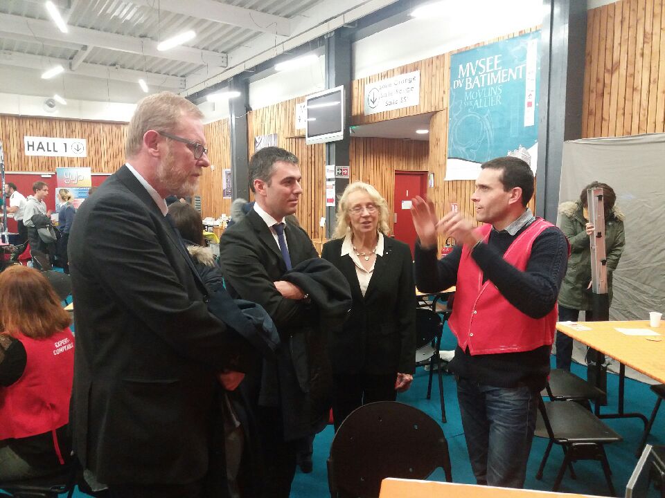 Prefet03's tweet photo. Le directeur de cabinet #Prefet03, Michael MATHAUX, à la rencontre de professionnels passionnés pour la 7e édition du forum des métiers au parc de Moulins expo (Avermes) https://t.co/BOK0N4FvRB