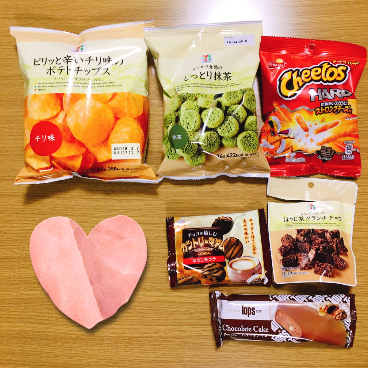 Momonijiio در توییتر 夜中の2時に ほぼ全部食べた 食べたいだけ食べて 満足 お菓子 アイス チリポテト しっとり抹茶 チートス カントリーマアム ほうじ茶クランチチョコ Tops チョコレートケーキアイス