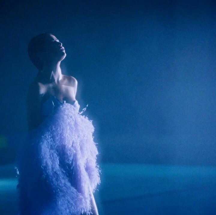 bbyoska's tweet photo. #WatchWolvesOnVevo
Ta piosenka to cudo
Ten teledysk to cudo
Selena w tym teledysku jest cudem
Jej głos jest taki delikatny, boże
To jest cudowne 💓💞 #WolvesMusicVideoTODAY #SelenaXAmas #SelenaXMarshmello https://t.co/oHTRvZR99X