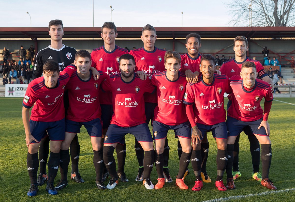 Osasuna's tweet photo. 🗞 SEGUNDA B | LA CRÓNICA | Un gol en el descuento deja a un gran #Osasuna sin premio (1-2). #PromesasRacing
▶️ https://t.co/Ix3tZLSeNq https://t.co/aWa0ZzMAfv