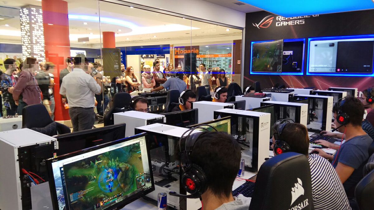 0xeiser's tweet photo. ¡Hemos venido a jugar! 😍🙌 #UltimaEvent @UltimaTfe https://t.co/As9jq599Cf