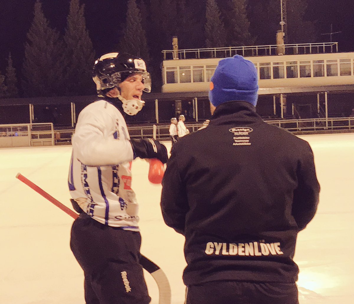 Sent men vi vann med 5-2 igår. Hörs