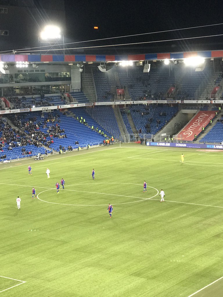 leisingers's tweet photo. Nüm viel los bi sion #rotblaulive #fcbsion https://t.co/KbaIRIy7Li