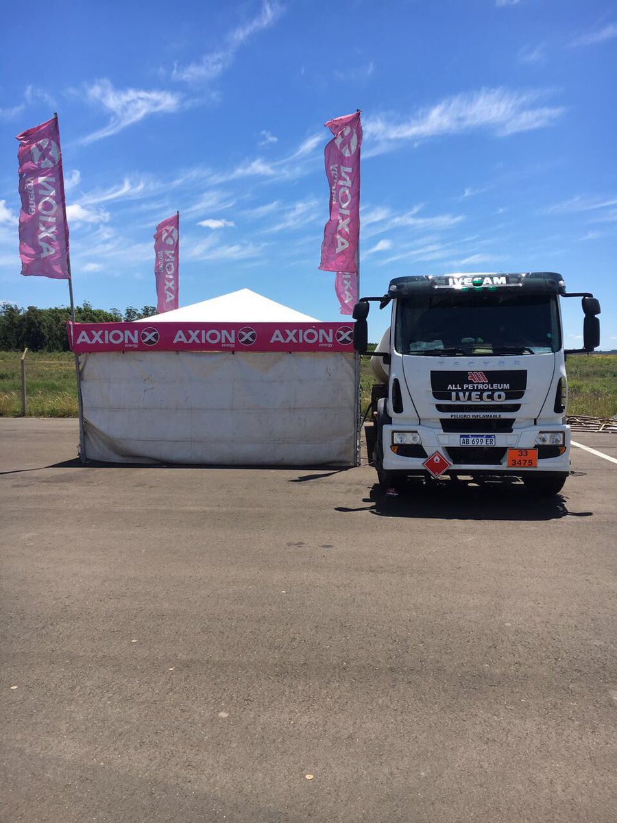 lucas_gonza100's tweet image. Hermoso fin de semana en el #Autodromodeconcordia junto al @TC2000online y el @TurismoPista entregándoles la #nafta de @AXIONenergyOK