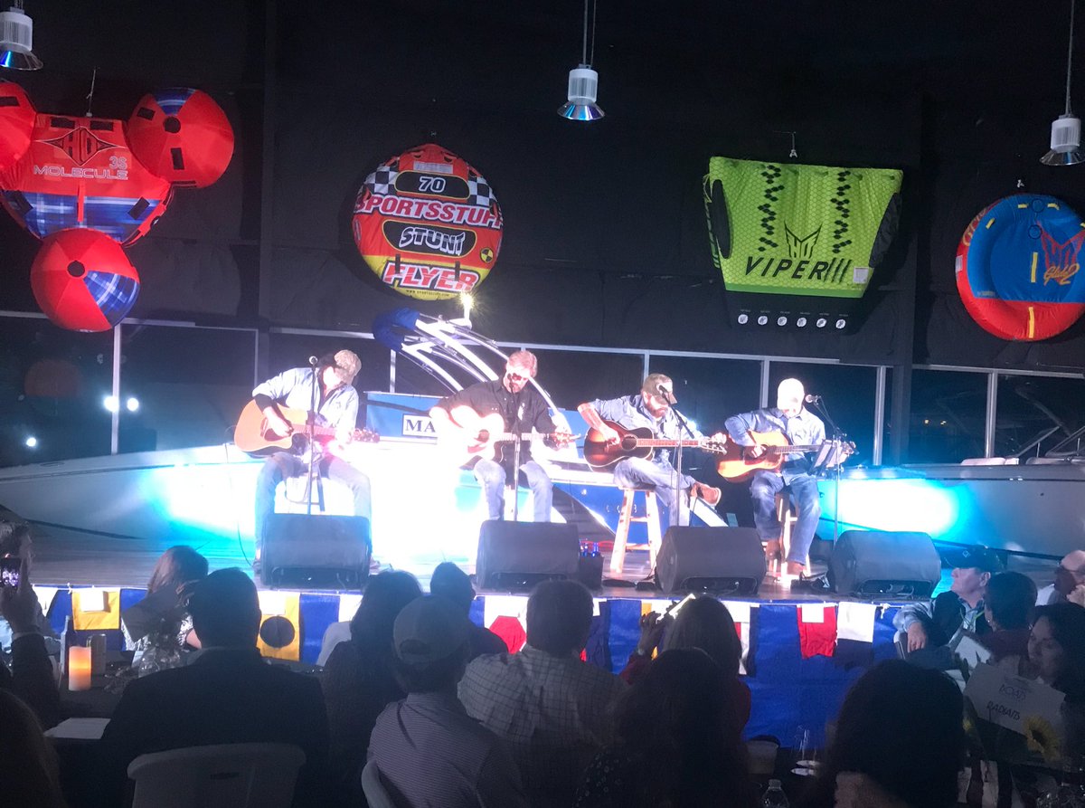 darrylworley's tweet photo. Boats, Boots, and Ballads was a monumental success! Raised 85,000 dollars for the Darryl Worley Foundation!!! You do not even understand how many people we can help! God has blessed our efforts! Thank you to everyone involved! #davidleemurphy #jonathansingleton #philodonnell https://t.co/R0xuN59w4j