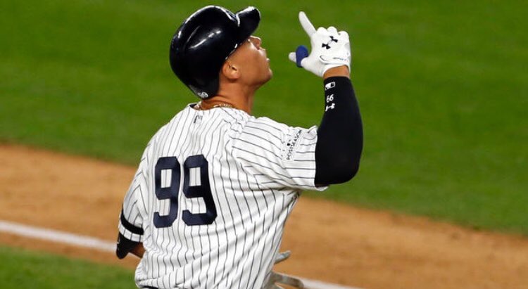 BasebaIlKing's tweet photo. Who had a better rookie season?
Retweet for Aaron Judge
Like for Cody Bellinger https://t.co/6yWC0y48I4