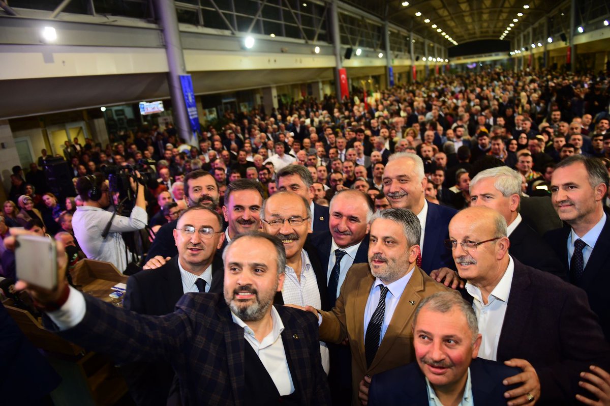 ayhan_salman's tweet photo. Büyükşehir Belediye Başkanımız Sn.Alinur AKTAŞ'ı Bursamızın değerli STK temsilcileri ile buluşturan resepsiyon yoğun bir katılımla gerçekleşti.Bursa'nın dinamiklerini buluşturan program hayırlara vesile olsun. https://t.co/bmXGj9x0V5