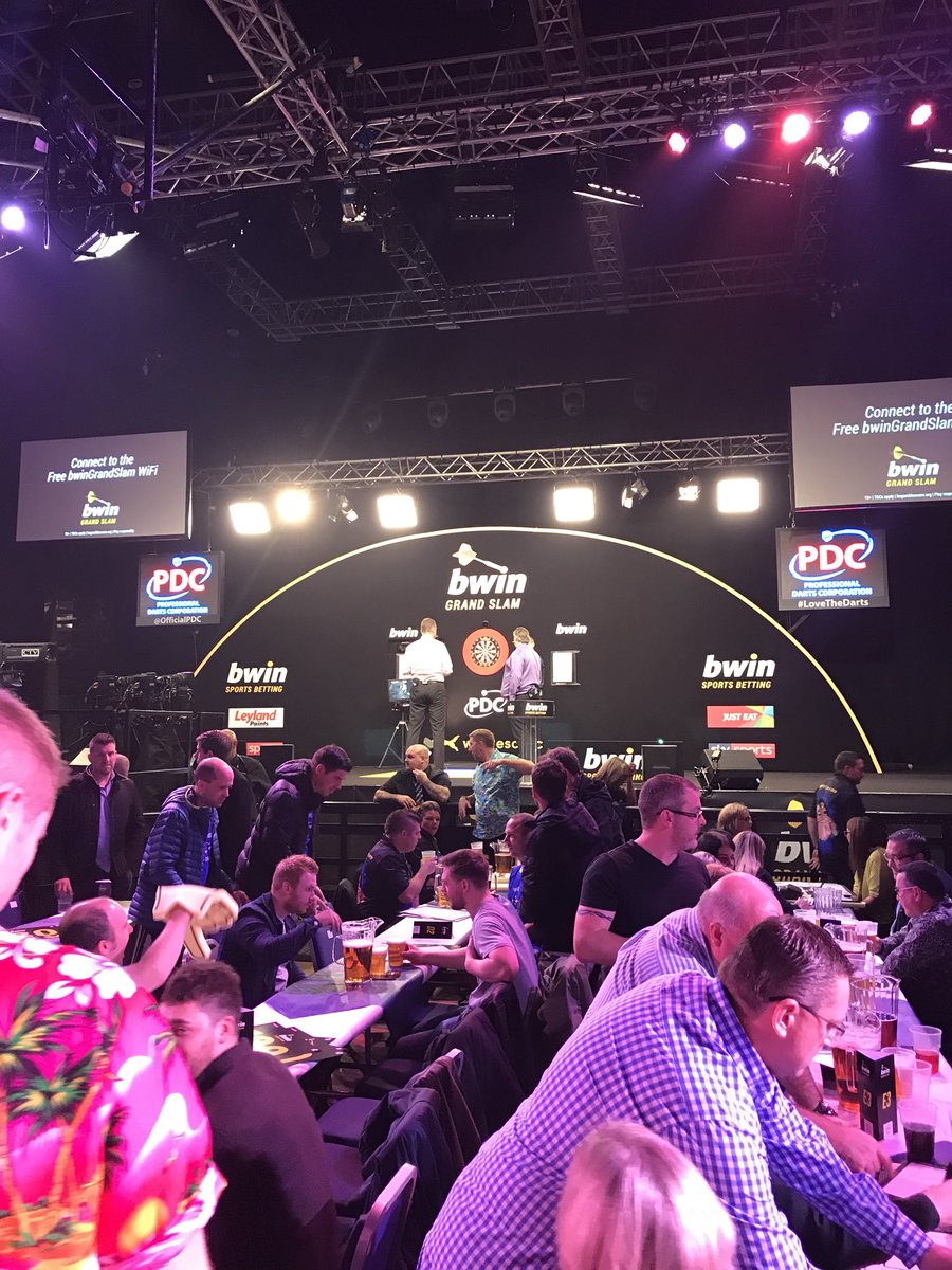 philarch17's tweet photo. Night at the darts watching phil the power and mr van gerwenπππππ#qualitydarts https://t.co/e90hmiiHCR
