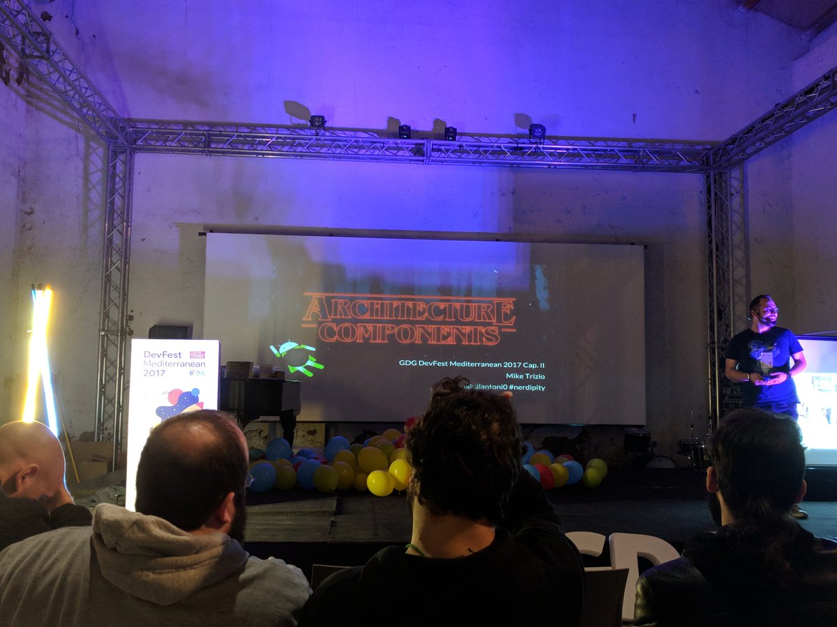 azzurraragone's tweet image. @mik3lantoni0 ci parla di #ArchitectureComponents in #Android, qui alla #devfestmed non si dorme mai! #DevFest17 #gdgitalia
