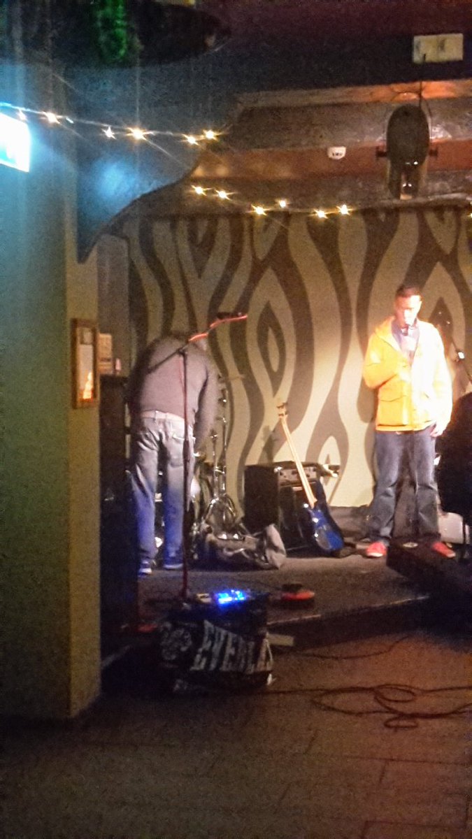 TheTerraceDews's tweet photo. ETS sound checking...
#gig #dewsbury #oldturk https://t.co/VJZAkw0NxZ