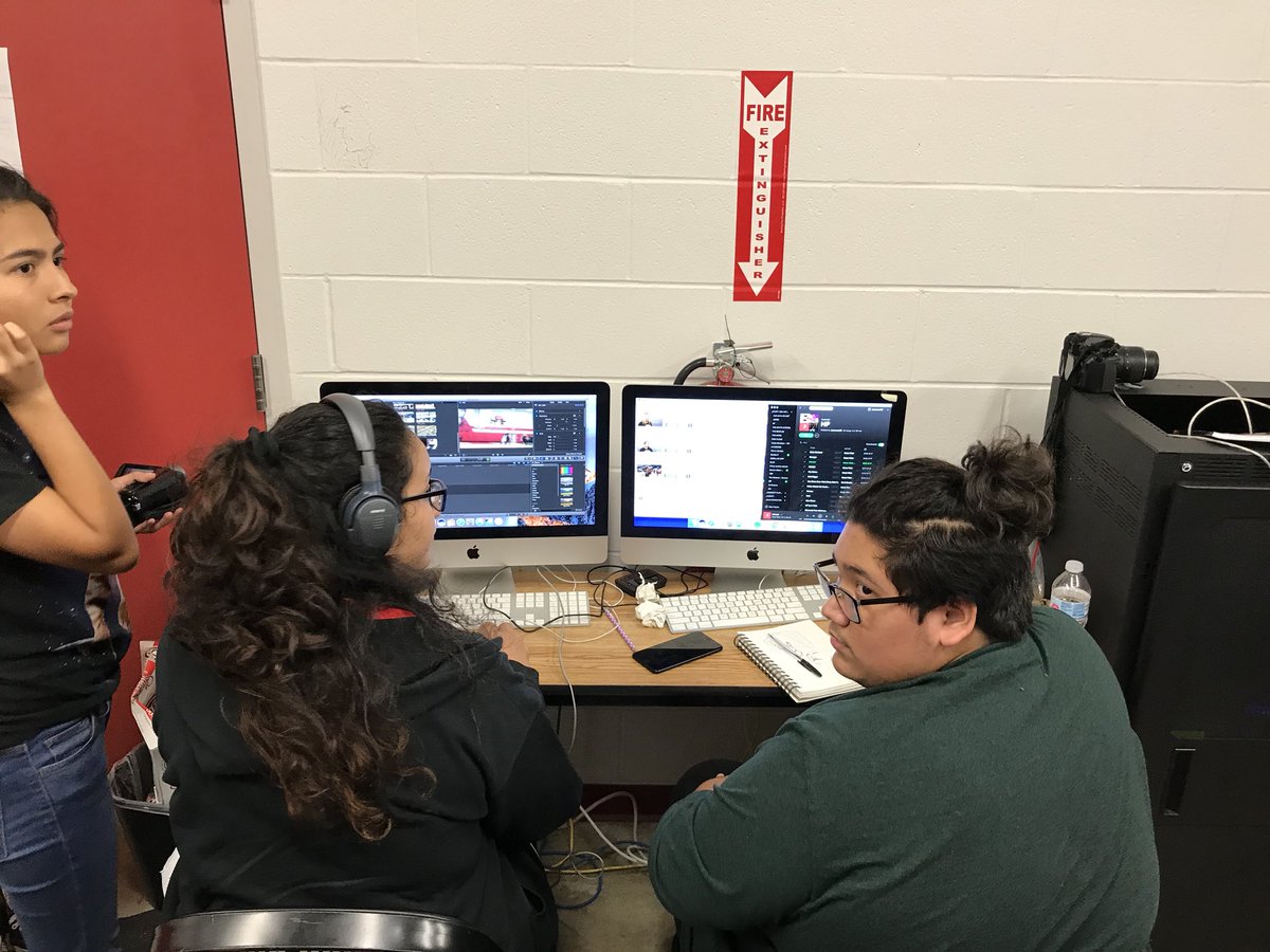 JBJohnson810's tweet photo. Dedication! Look at these CTE students from @SHHSTrojans working over the break for the #TXInvitational2017 https://t.co/2hTbsm62R0