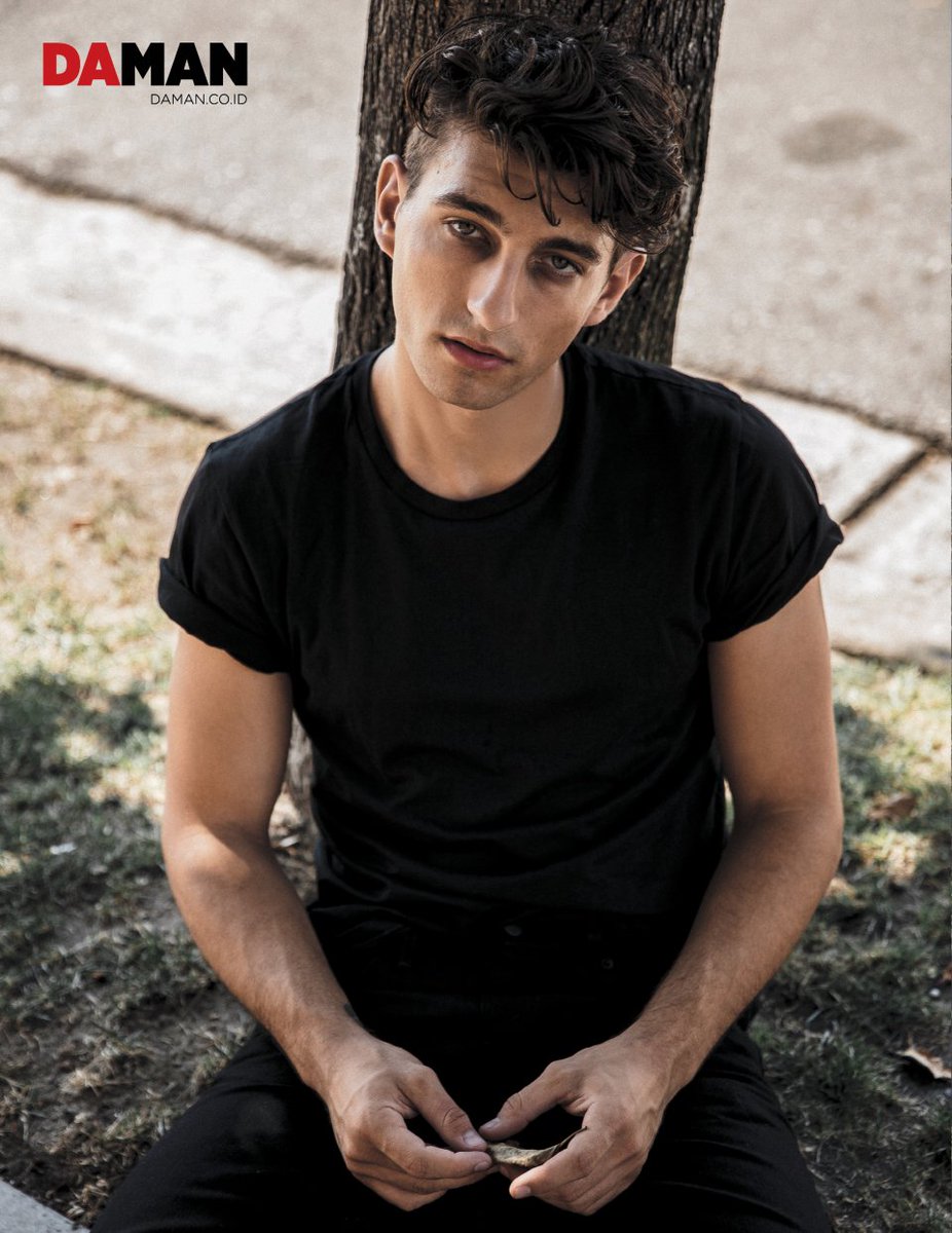 DAMAN_Magazine's tweet photo. Actor @dallashartrulz is featured in the Oct/Nov issue of #DAMANmagazine. Click https://t.co/TV045XJcao for see his full feature for the magazine. #DAMAN #DallasHart #mensfashion #mensstyle https://t.co/YQTWIaug56