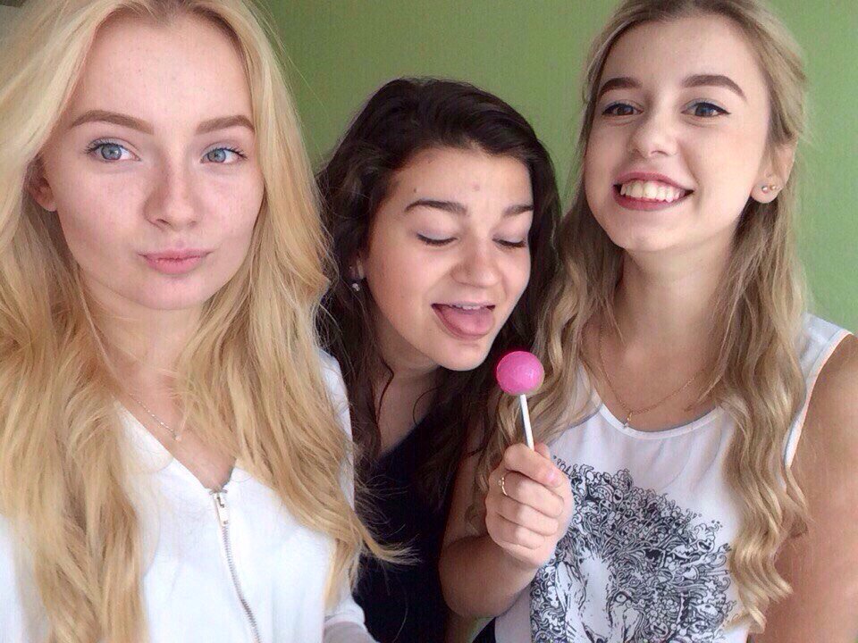 murumy's tweet photo. @grl_pwrr Лучше эту взяла😂 https://t.co/4BwwAf4h9Y