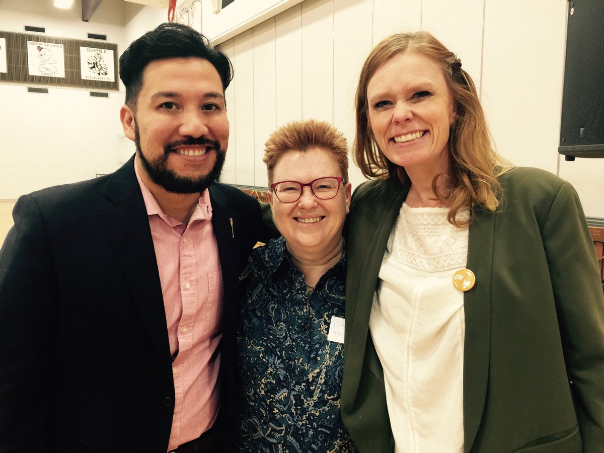 _RicardoYYC's tweet photo. Attending @YYCsexualhealth 6th #GSA Conference w/ over 450 delegates from across province. These are strong, resilient & amazing humans.
#LGBTQ #abgsa #ableg #lovewins #abed https://t.co/aROZWYUToW