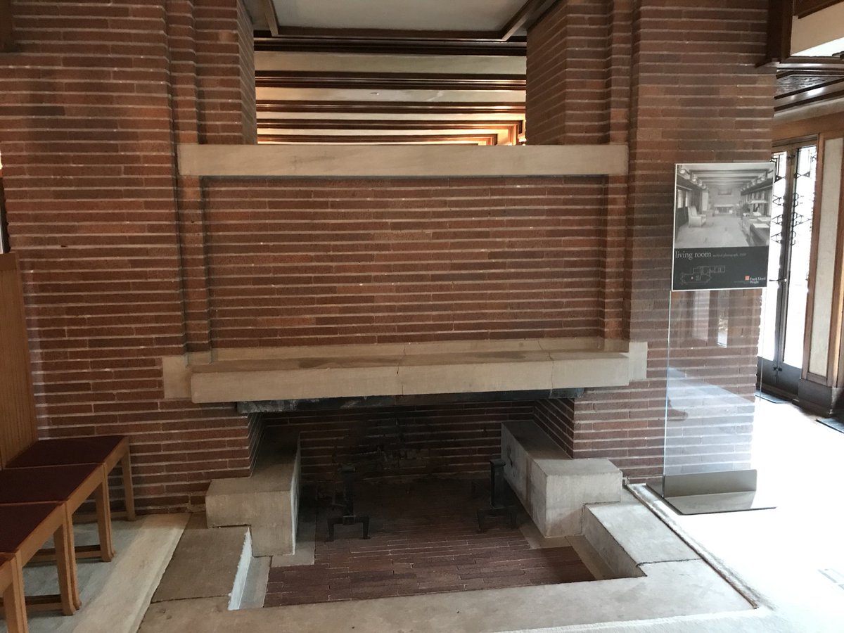 duluthdan's tweet photo. Finally got to my first Frank Lloyd Wright Home - the Robie House. @FLWTrust #pastforward17 https://t.co/bwNtEbIRC5