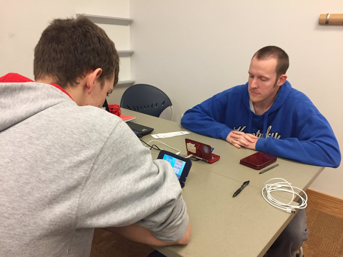 MrOlivola's tweet photo. Ohio vs. Kentucky in the Finals of the @nkuedu PC!! Will the first ever PC title go to the Bluegrass State, or will the Buckeye State steal it? ❄️🏆
🎥 @Mononymous_VGC vs. Andrew C. (https://t.co/Q5xdiVqxsR)
#PlayPokemon #VGC #PC #Kentucky #OneFinalBattle @NorseEsports https://t.co/GaWzEEyHQc