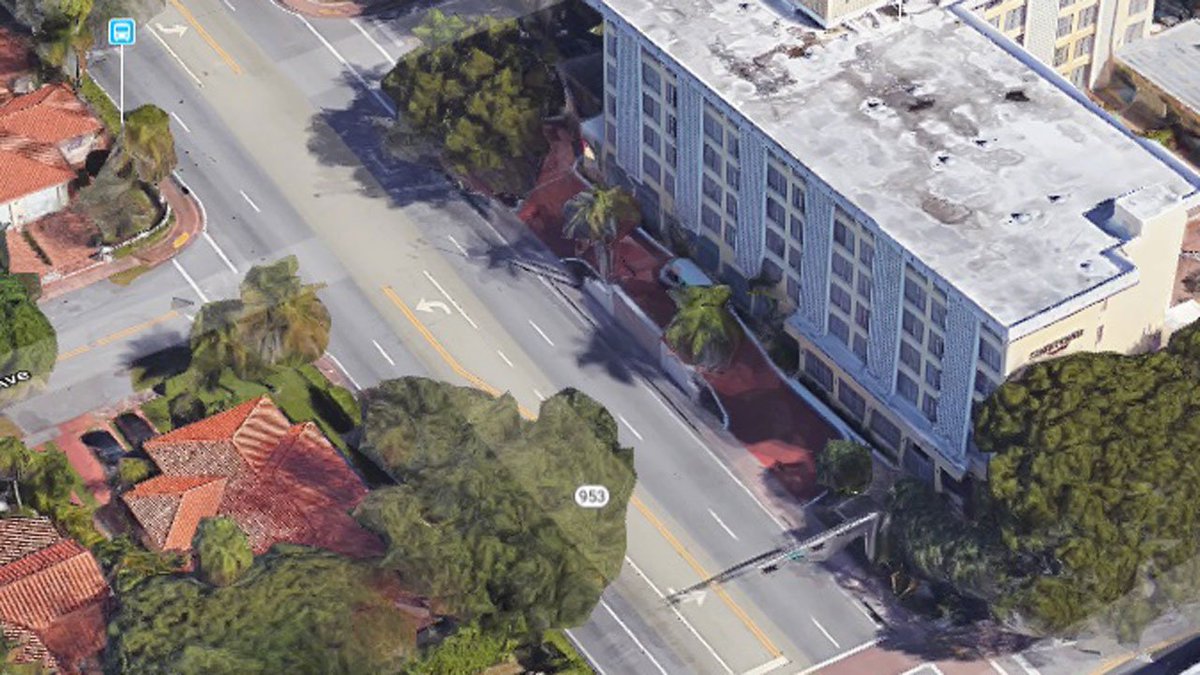 DEVELOPING STORY: Man dies during violent carjacking in Coral Gables  bit.ly/2zPvVwx?utm_so… https://t.co/prqYahZpuI