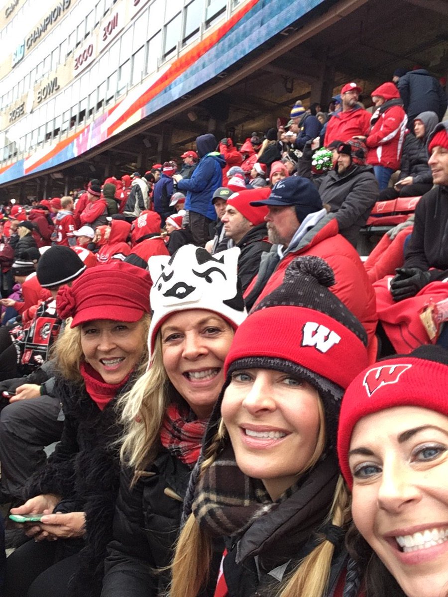 CaraCasey's tweet photo. Rooting for the Badgers!! #OnWisconsin #GoBadgers @BadgerFootball https://t.co/iS3lDnzzyS