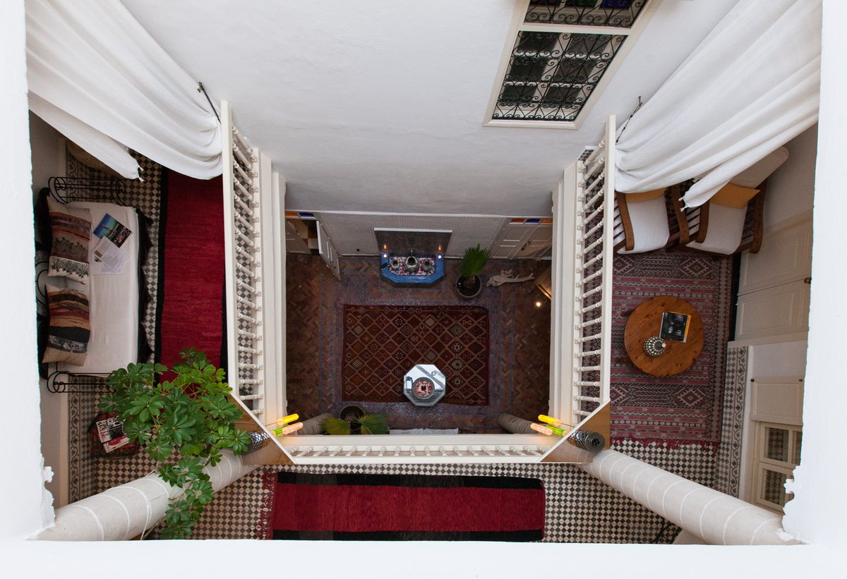 RiadEmotion's tweet photo. Pour débuter l'année en beauté notre code juste avant le Black Friday 
2018
https://t.co/lr0rIn5m6H

#Essaouira #Mogador #Liveastyle #riadEssaouira #GuestandHouse #liveanexperience #Luxuryriad #weekendenamoureux https://t.co/5UnxBLF5Sj