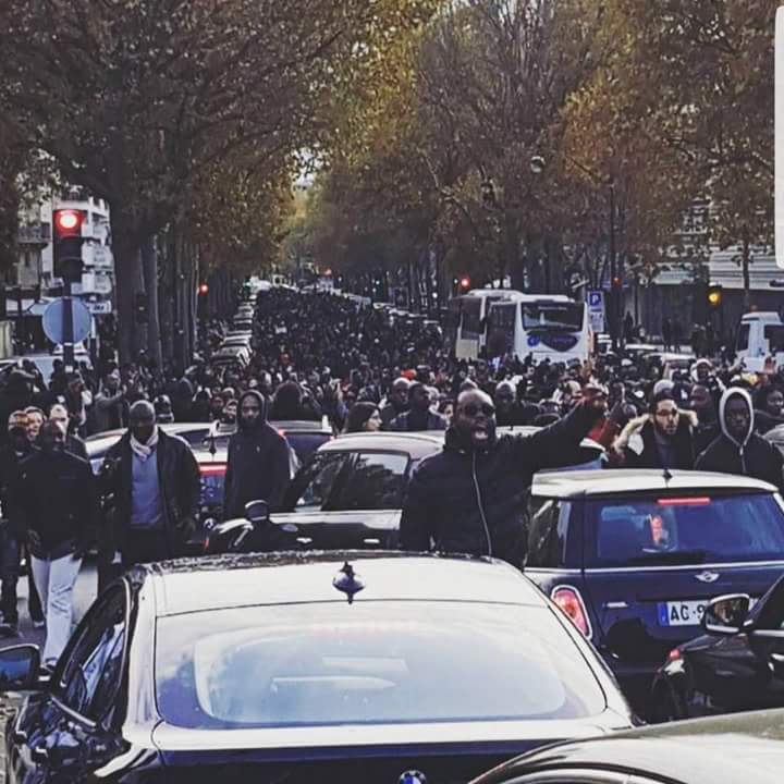 AntiFrancAfriK's tweet photo. Une très belle photo partagée sur Facebook de la manifestation. IL NE FAUT PAS QUE LA MOBILISATION RETOMBE!!  #stopesclavageenlibye https://t.co/lWbryyt6rC